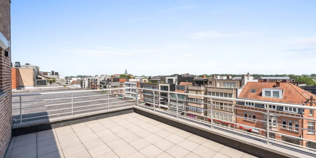 Balcon - Duplex avec Vue sur la Place à Deinze