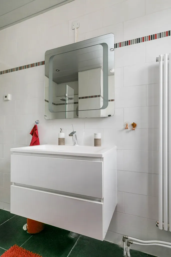 Salles de bain - Room with Utilities in Shared Accommodation