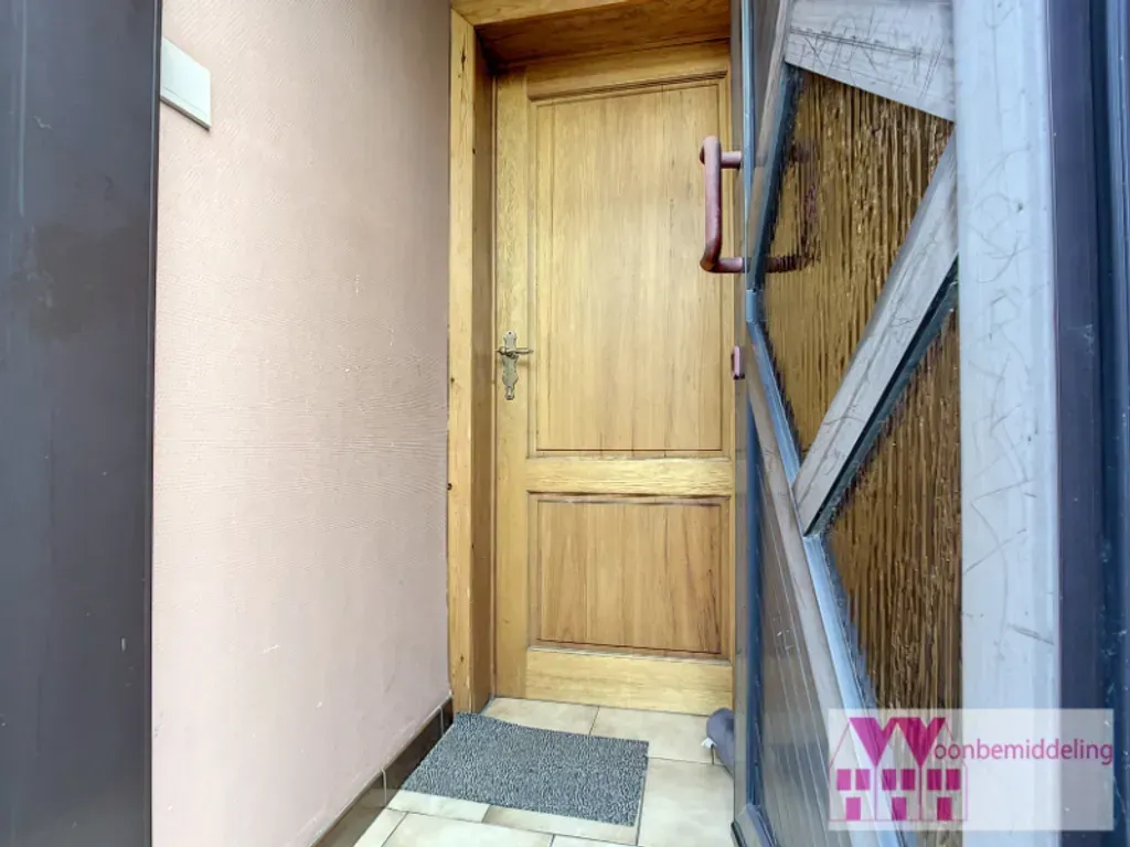 Esik - Spacious House with Terrace near Aalst