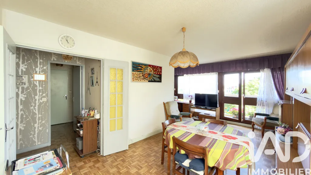 Sala da pranzo - 3-Bed Apartment with Balcony in Nanterre