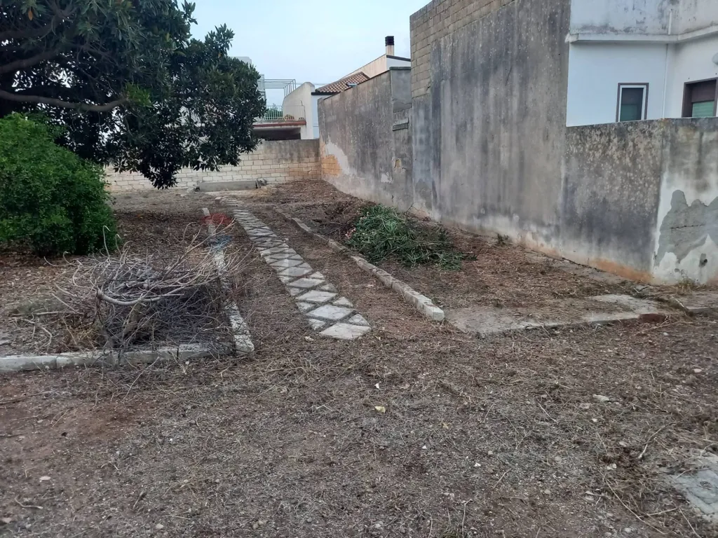Aed - Buildable Land near Beach in Noto