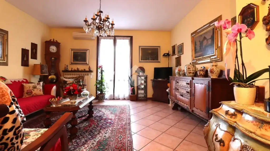 Séjour - Apartment with Balcony in Porto Mantovano