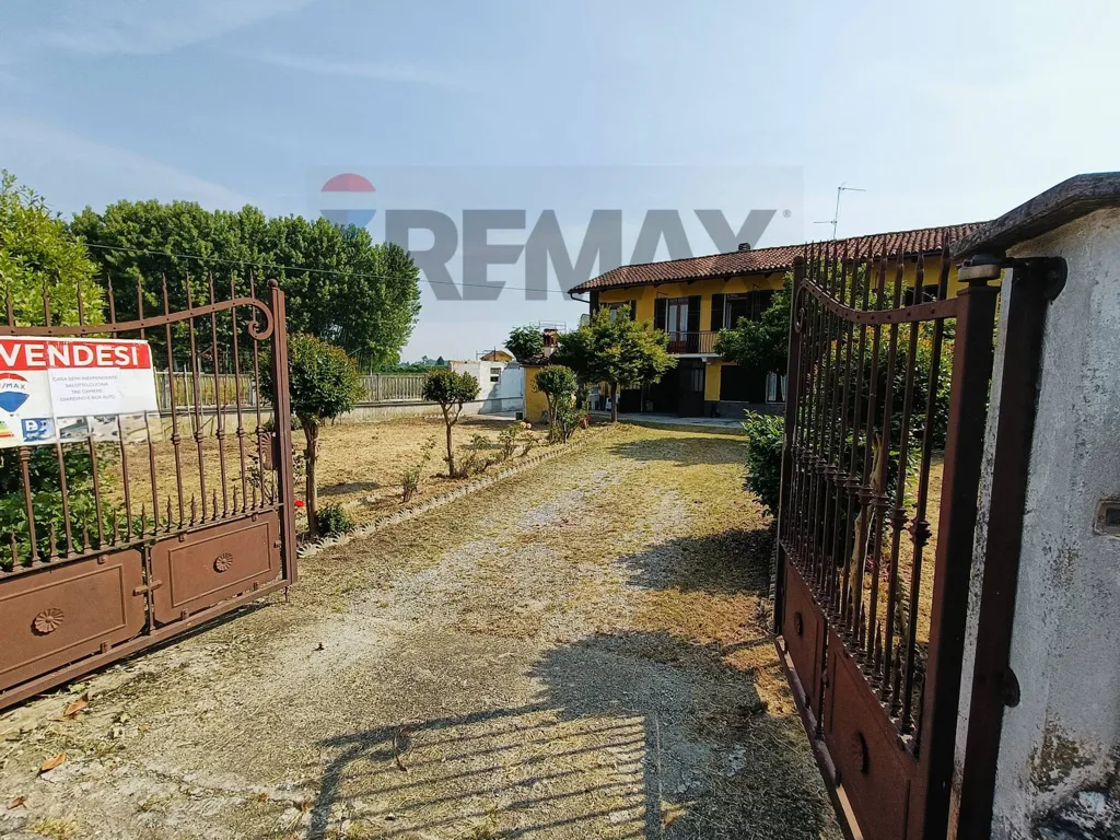 Aed - Semi-detached House with Garden in Virle Piemonte