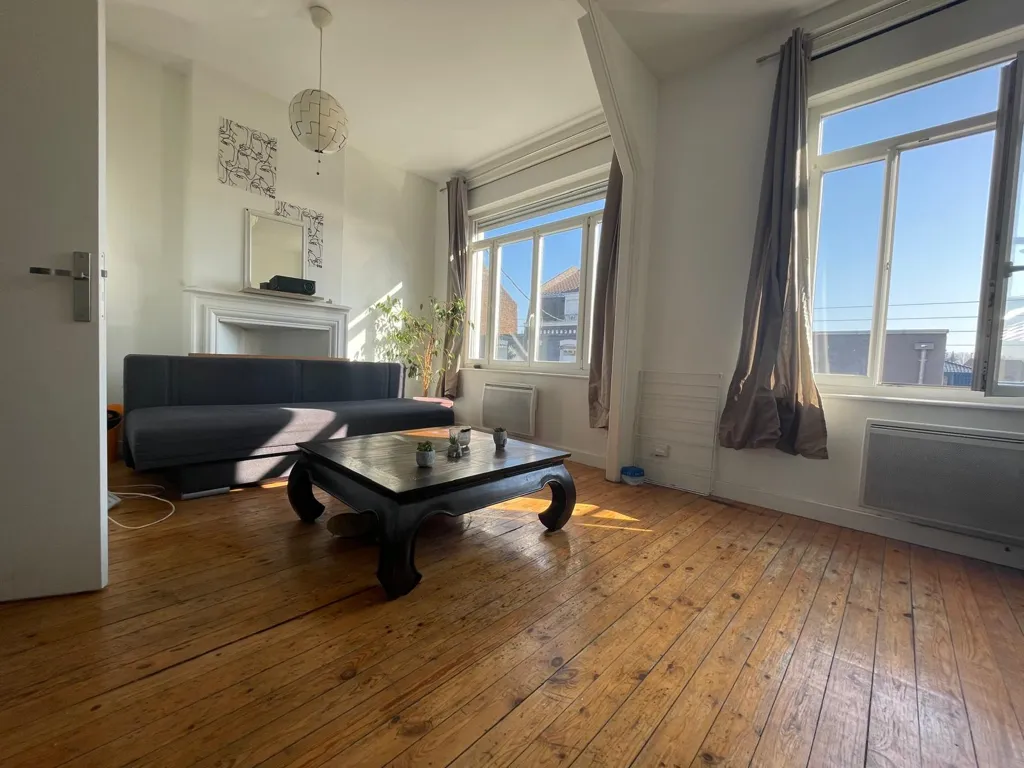 Séjour - Appartement T2 avec Cuisine Séparée à Lambersart