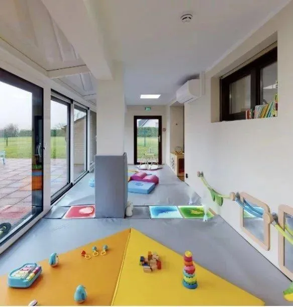 Pièces - Local Commercial avec Jardin à Differdange