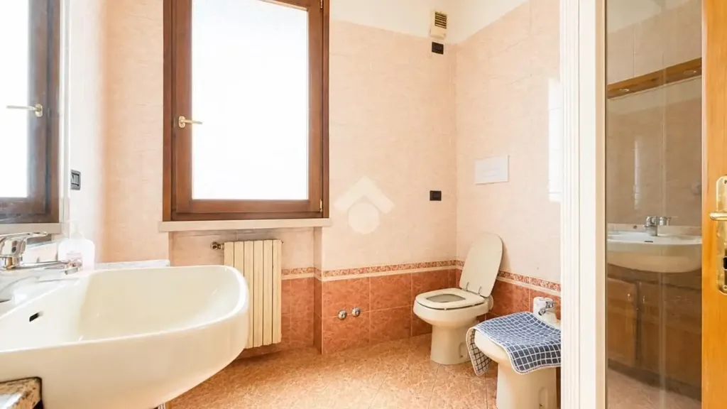 Salles de bain - Independent Villa with Garden in Sorgà