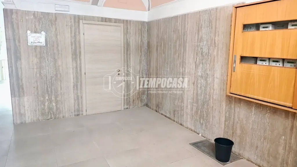 Esik - Central Apartment with Balcony in Bari