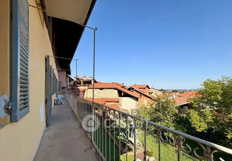 Rõdu - Semi-detached Villa with Terrace in Masserano