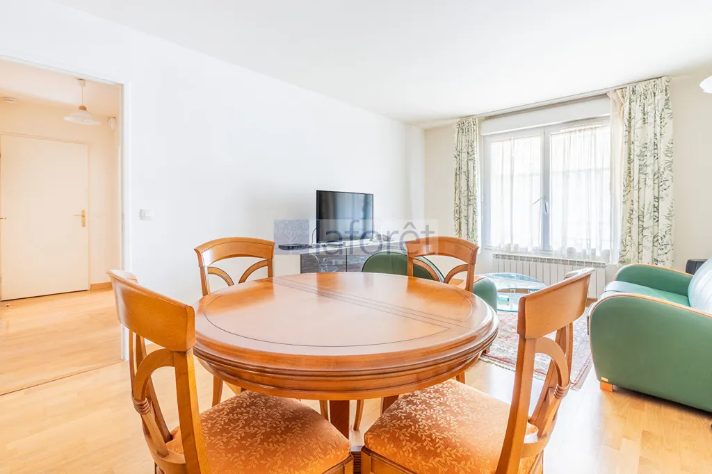 Söögituba - Bright 2-Bed Flat with Parking in Longjumeau