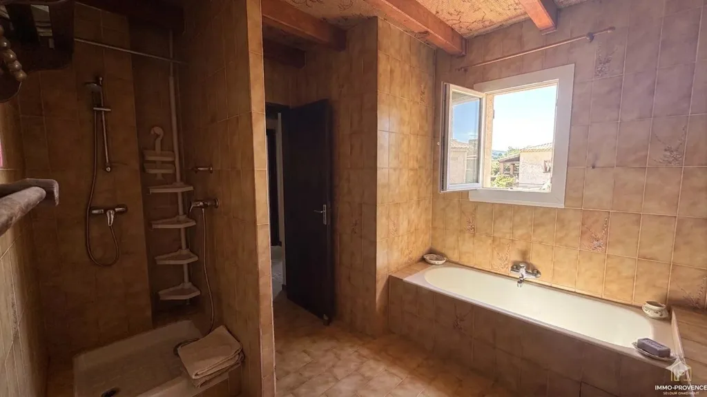 Salles de bain - Maison avec Jardin et Véranda à Marignane