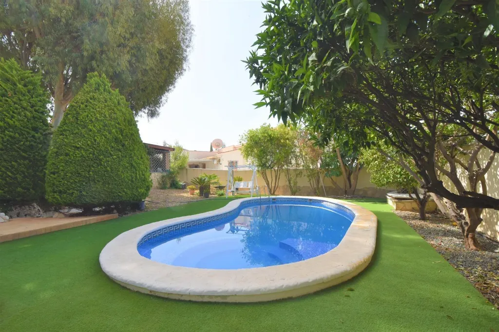 Piscine - Luxury Villa with Pool in Ciudad Quesada