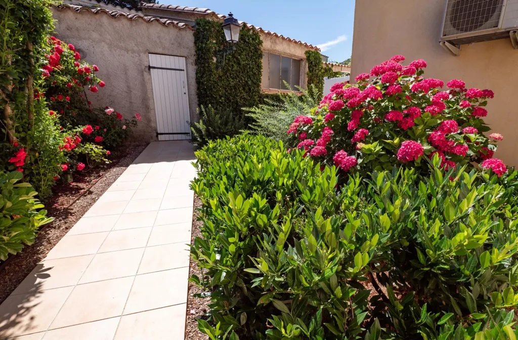 Jardin - Maison avec Vue Montagnes et Piscine à Bédarieux