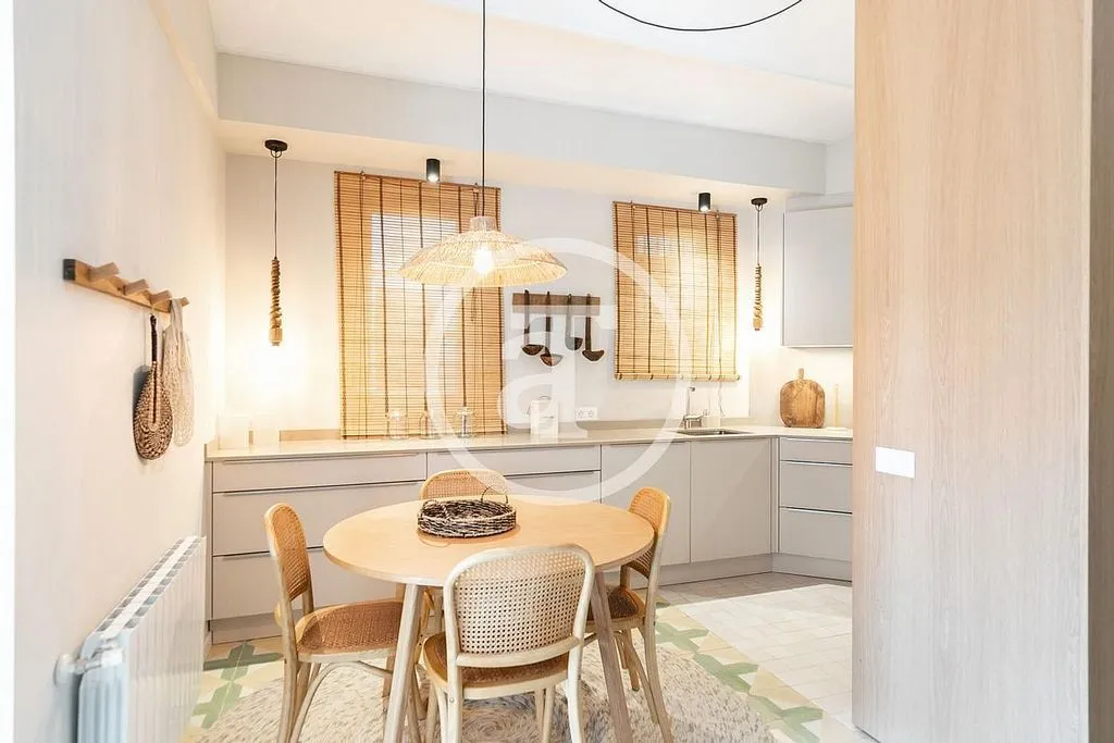 Salle à manger - Furnished Flat with Balcony in La Nova Esquerra de l'Eixample