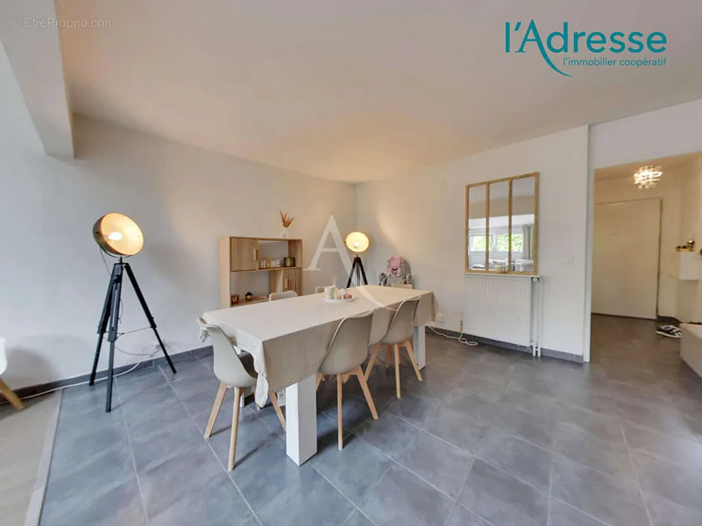 7-room house in Champs-Sur-Marne