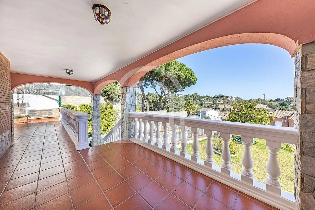 Terrazza - Chalet with Sea Views in Mas Ram, Badalona