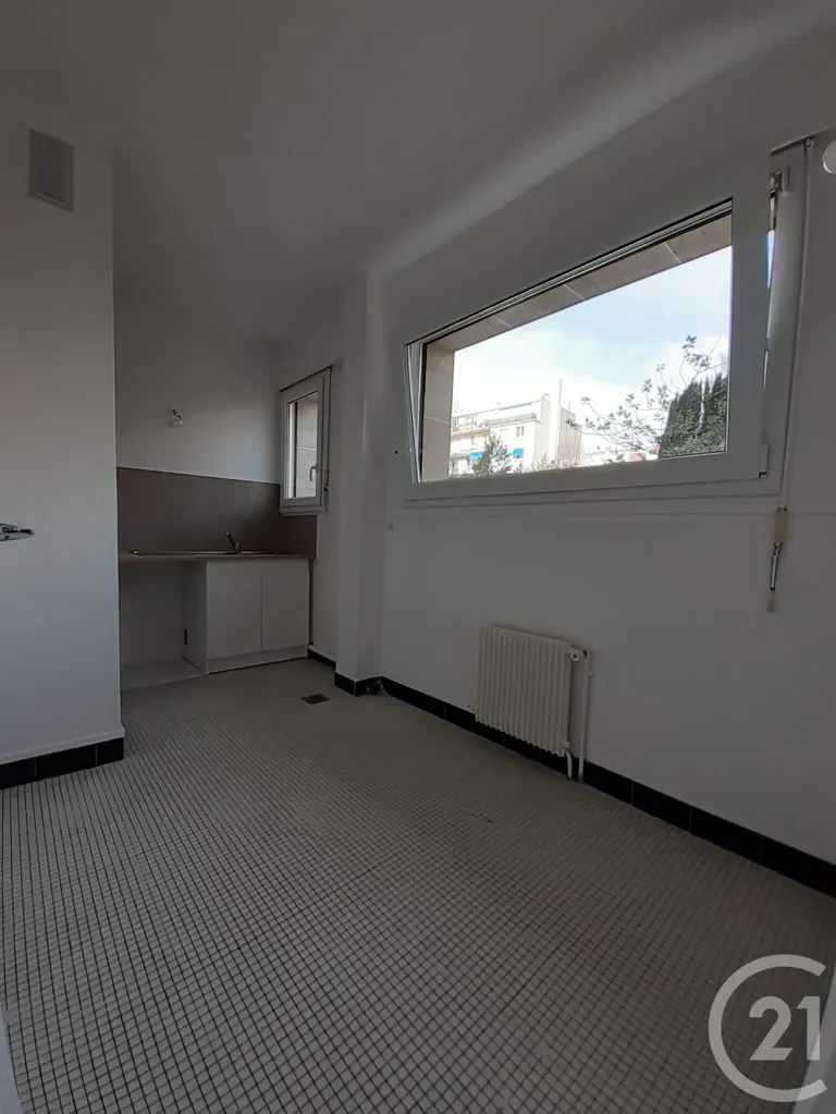 Toad - Studio with Courtyard View in Saint Mandé