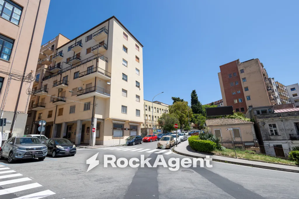 Extérieur - Commercial Property with High Visibility in San Leonardo