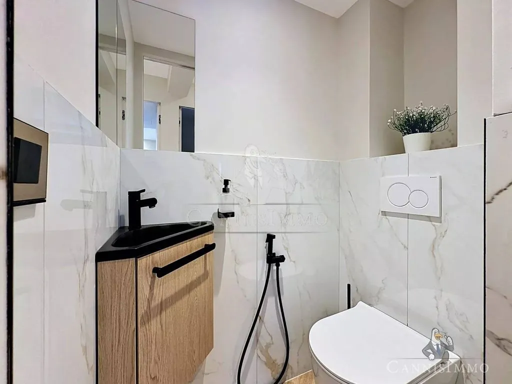 Salles de bain - Appartement 4 Pièces avec Garage à Cannes