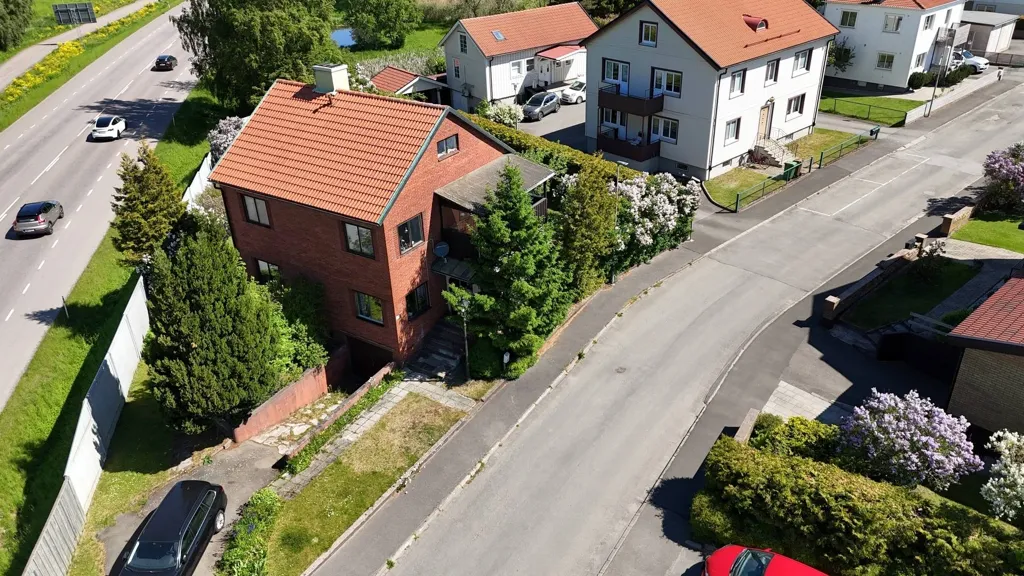 6-toaline maja asukohas Skövde kommun