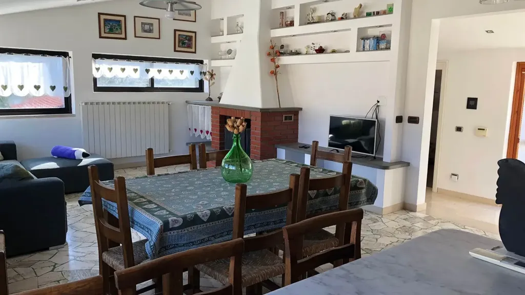 Söögituba - Four-Bedroom Apartment with Terrace in Florence