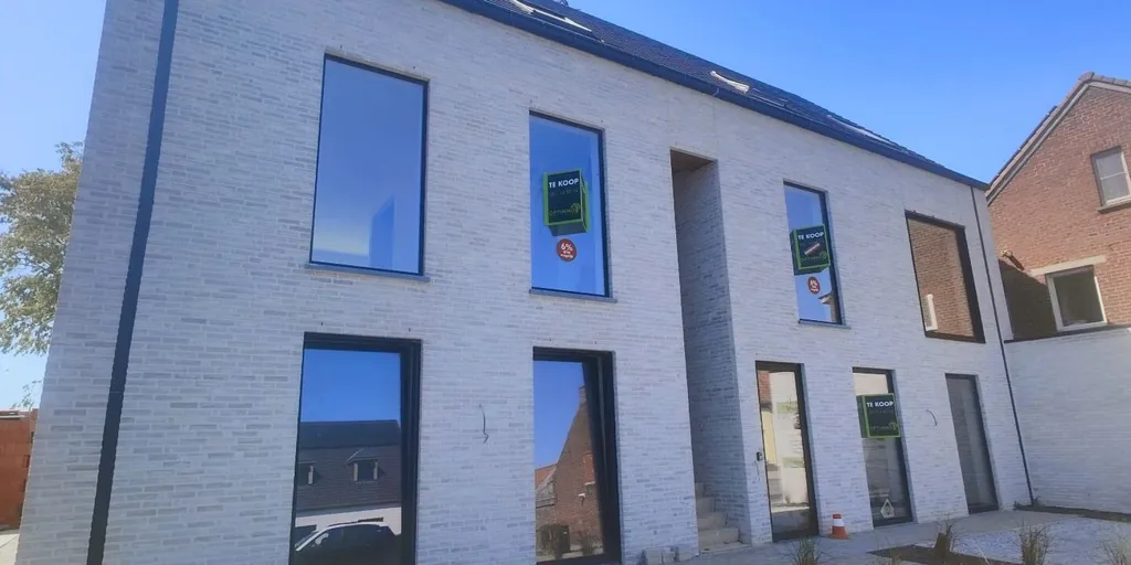 Välivaade - Duplex with Solar Panels in Hooglede