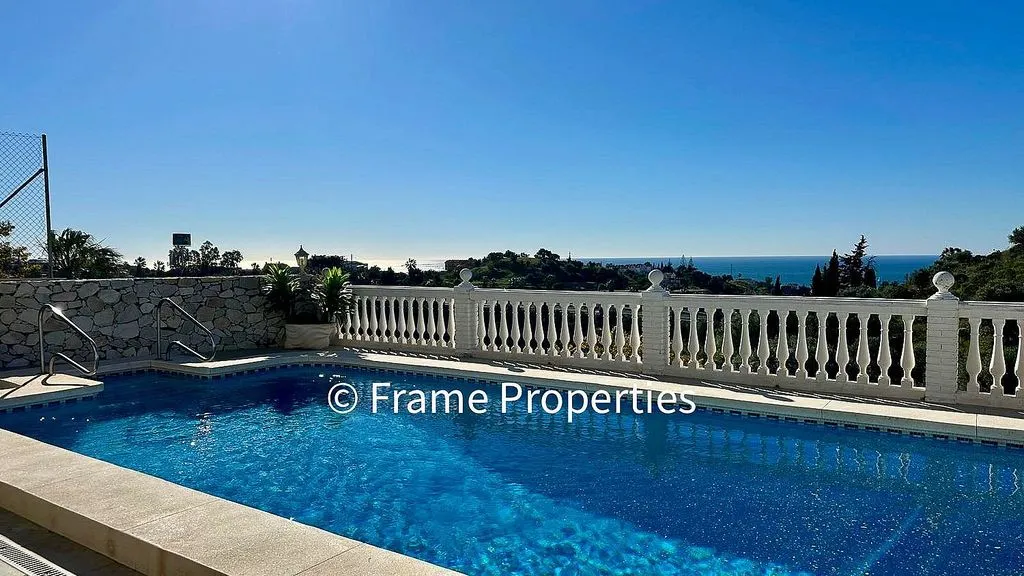 Piscine - Luxury Villa with Sea Views in Mijas