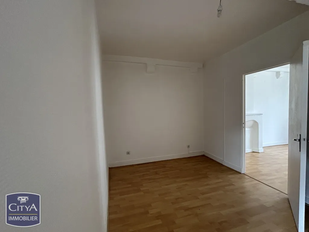 Toad - 1900s Flat with Courtyard View in Blois-Vienne