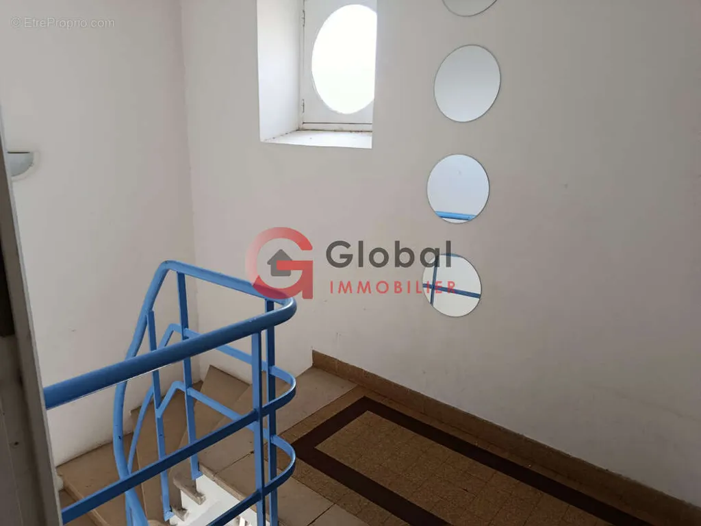 Toad - Dual-Occupancy House with Professional Use in City Centre