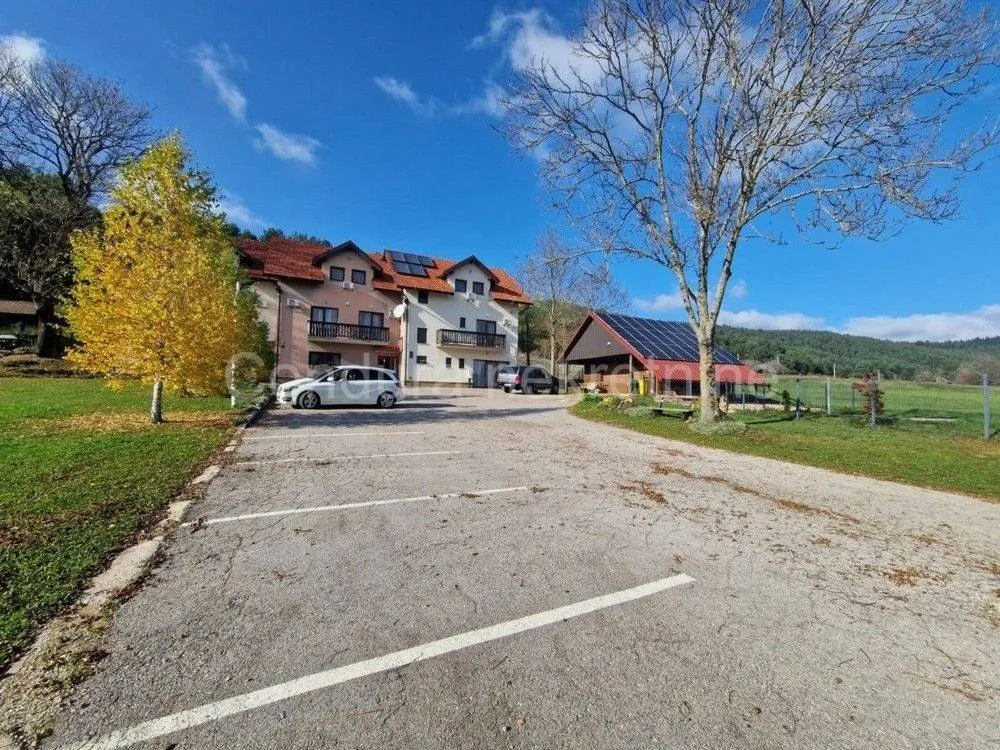 Extérieur - Commercial-Residential Complex with Pool in Donji Babin Potok