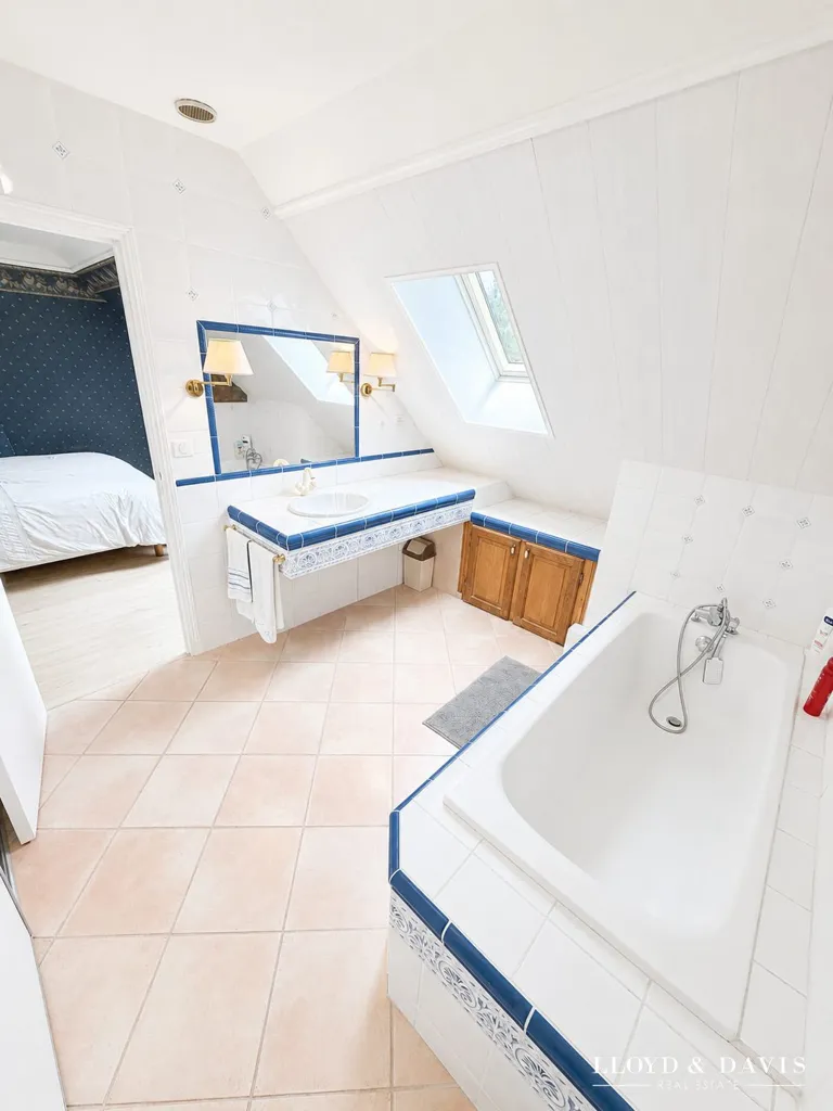 Salles de bain - Pavillon Familial au Calme avec Vue Dégagée à Pierrefonds