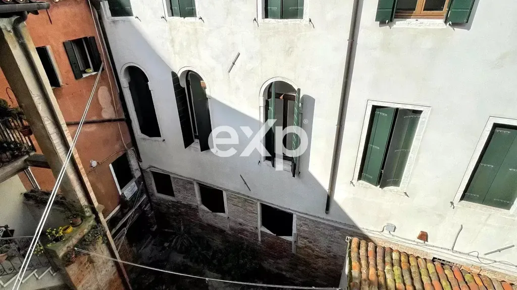 Giardino - Restored Apartment with Rio View in Venice