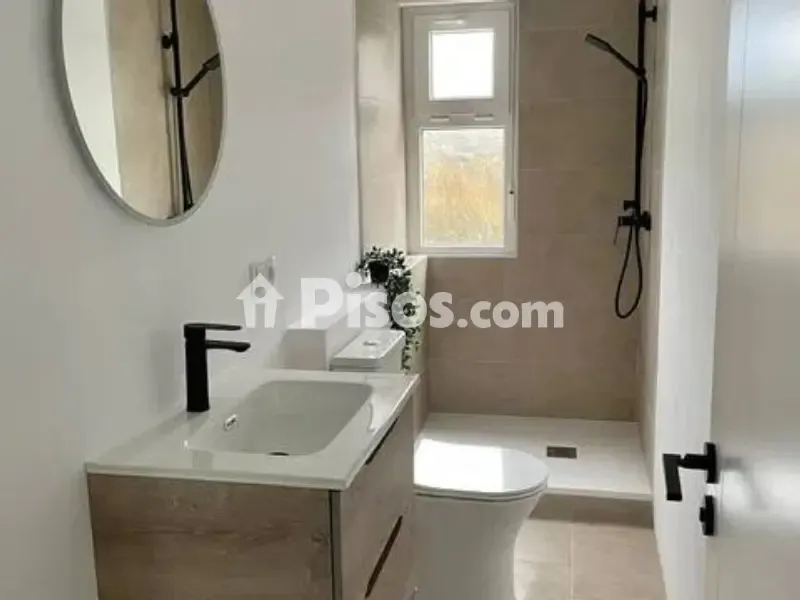 Bathrooms - Reformed Apartment with River View in City Centre