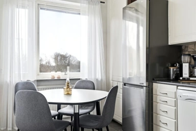 Salle à manger - Spacious Two-Bedroom with Balcony in Göteborg