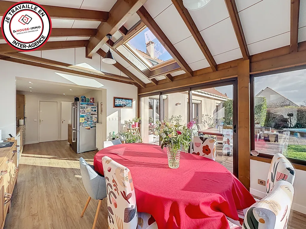 Dining Room - 10-Piece House with Pool in Nozay
