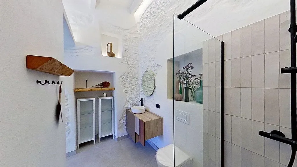 Salles de bain - Rustic House with Sea and Mountain Views in Coll de l'Alba