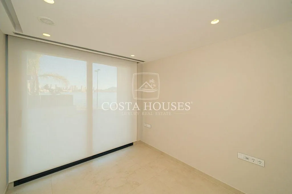 Rooms - Luxury Penthouse with Sea View in Benidorm