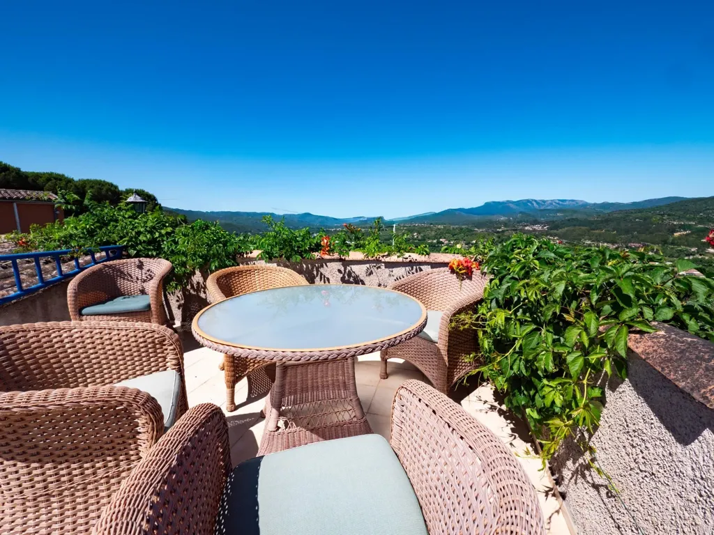 Terrasse - Maison avec Vue Montagnes et Piscine à Bédarieux