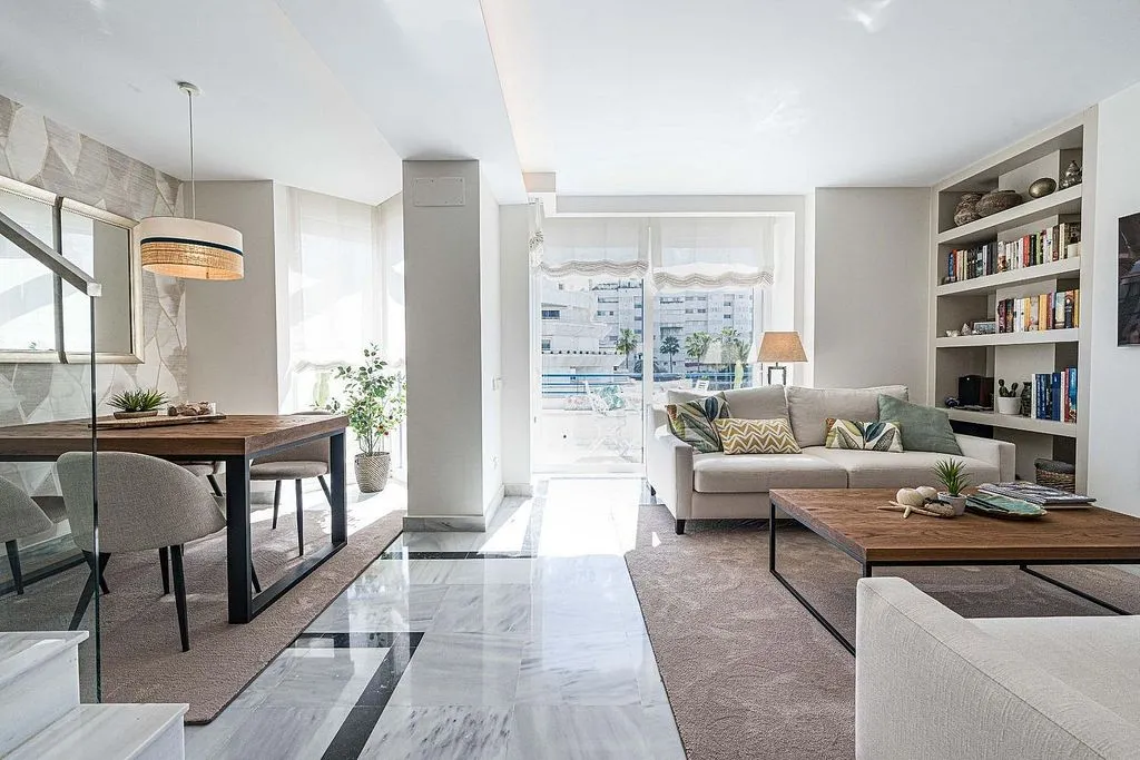 Elutuba - Duplex Penthouse with Pool in Marbella