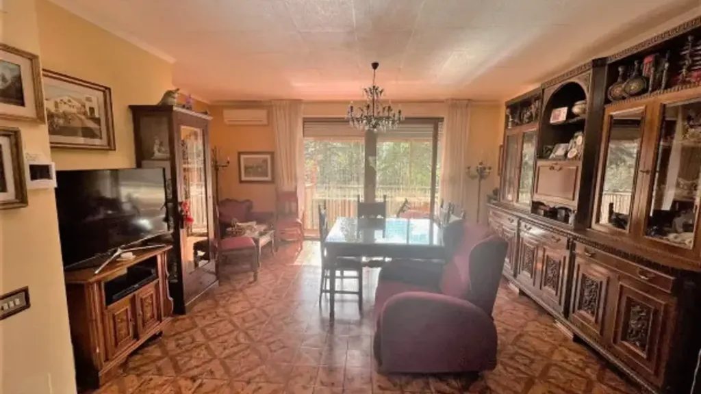 Dining Room - Apartment with Balcony in Rome 70