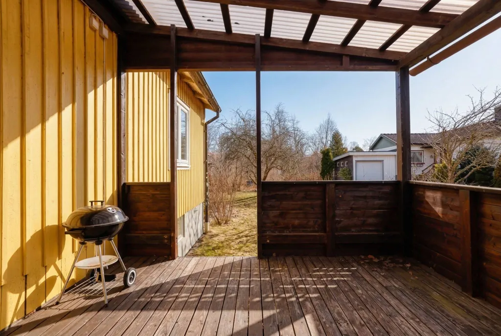 Terrass - Charming House with Garden in Laxå