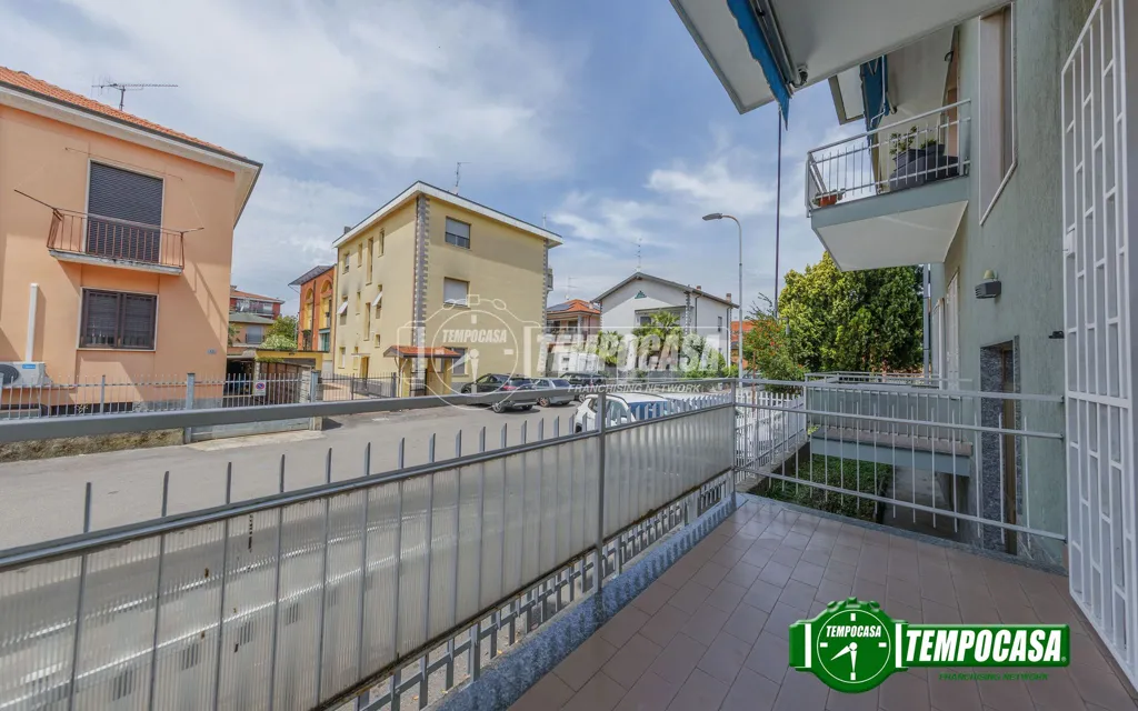 Balcone - Rustic 3-Bedroom Apartment in Pero