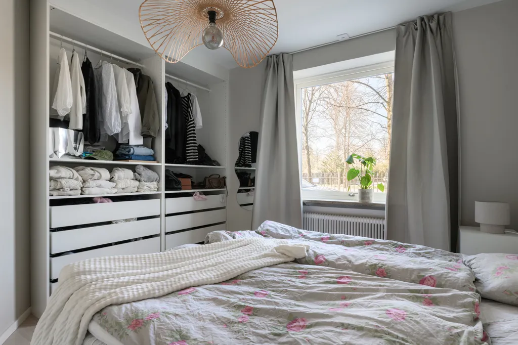 Bedrooms - Modern Studio Flat with Park View in Gothenburg