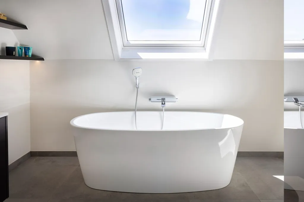 Salles de bain - Maison Rénovée avec Piscine à Sint-Eloois-Winkel