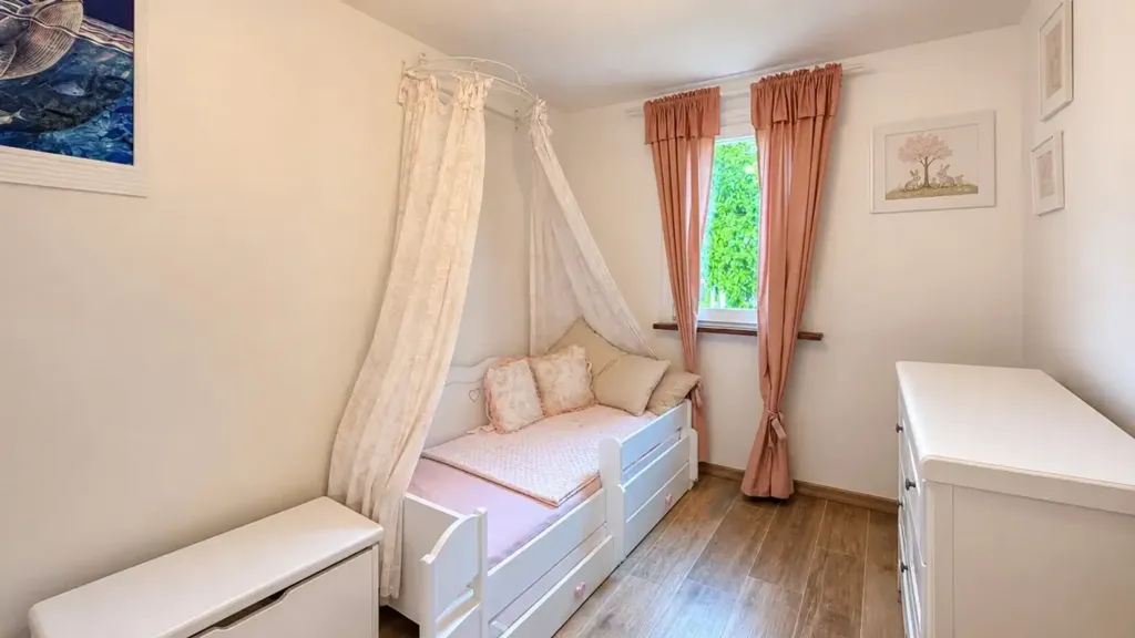 Bedrooms - Detached Villa with Dual Apartments in Massarosa