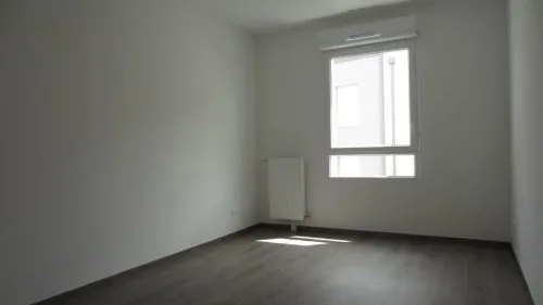 Pièces - Appartement 3 Pièces avec Balcon à Évry