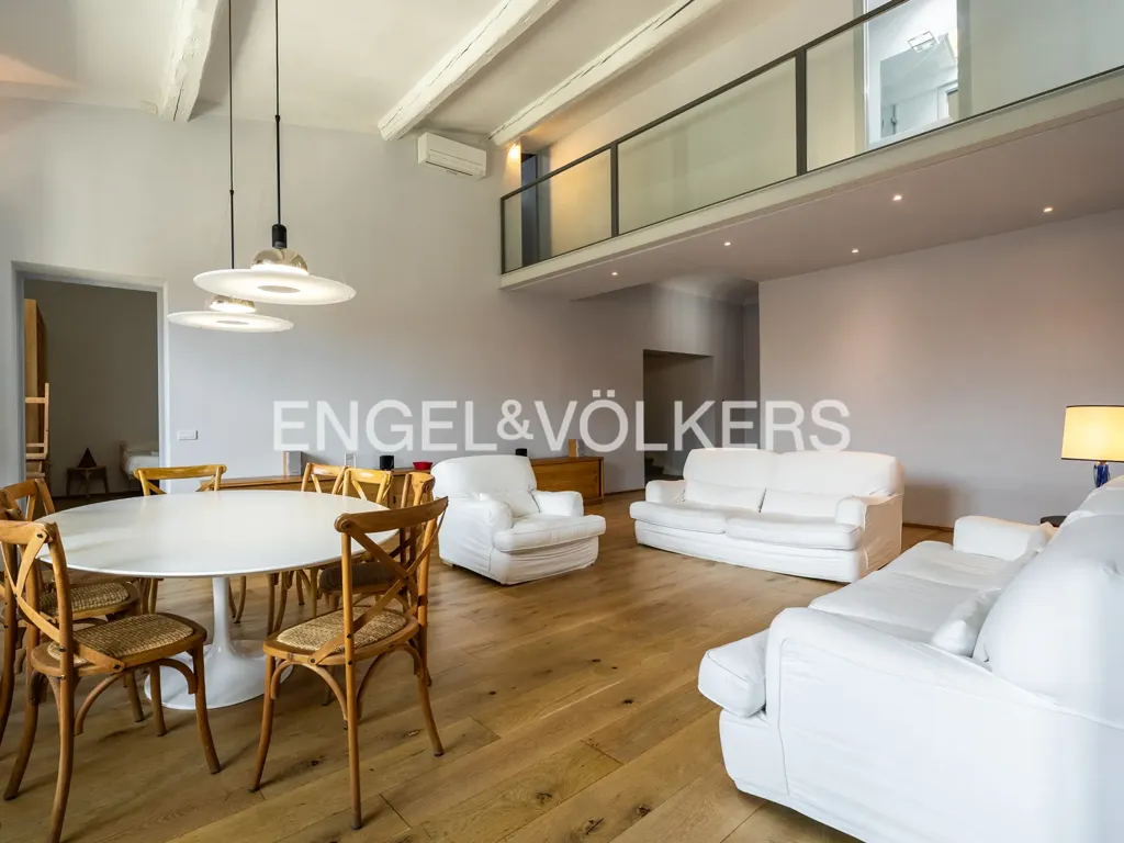 Salle à manger - Renovated Apartment with Rooftop Views in Florence