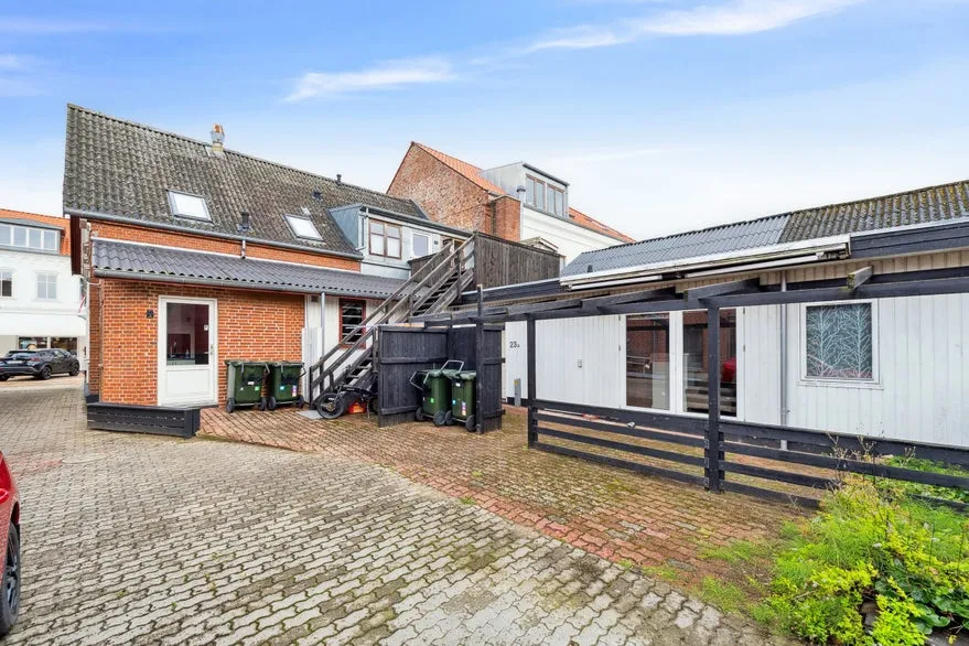 Extérieur - Mixed-Use Property with Central Location in Juelsminde