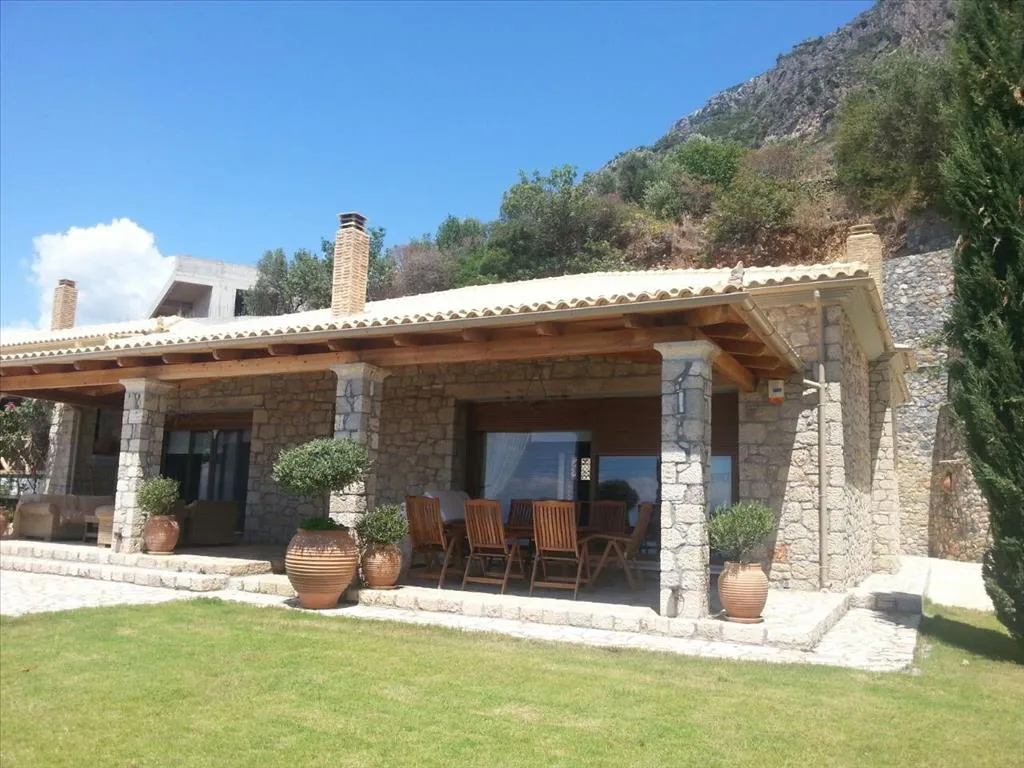 Terrasse - Villa with Sea View and Pool in Kalamata