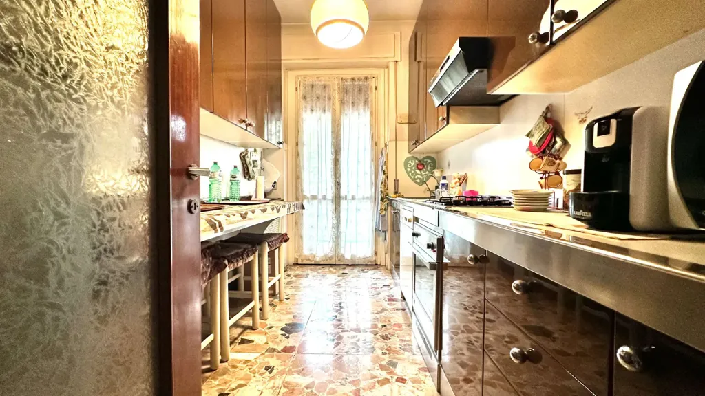 Cuisine - Villa with Private Garden in Castano Primo