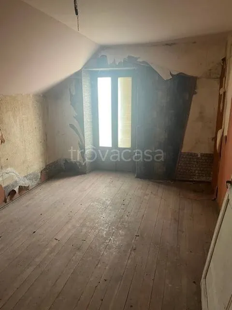 Rooms - Historic Villa with Mountain View in Roccavione